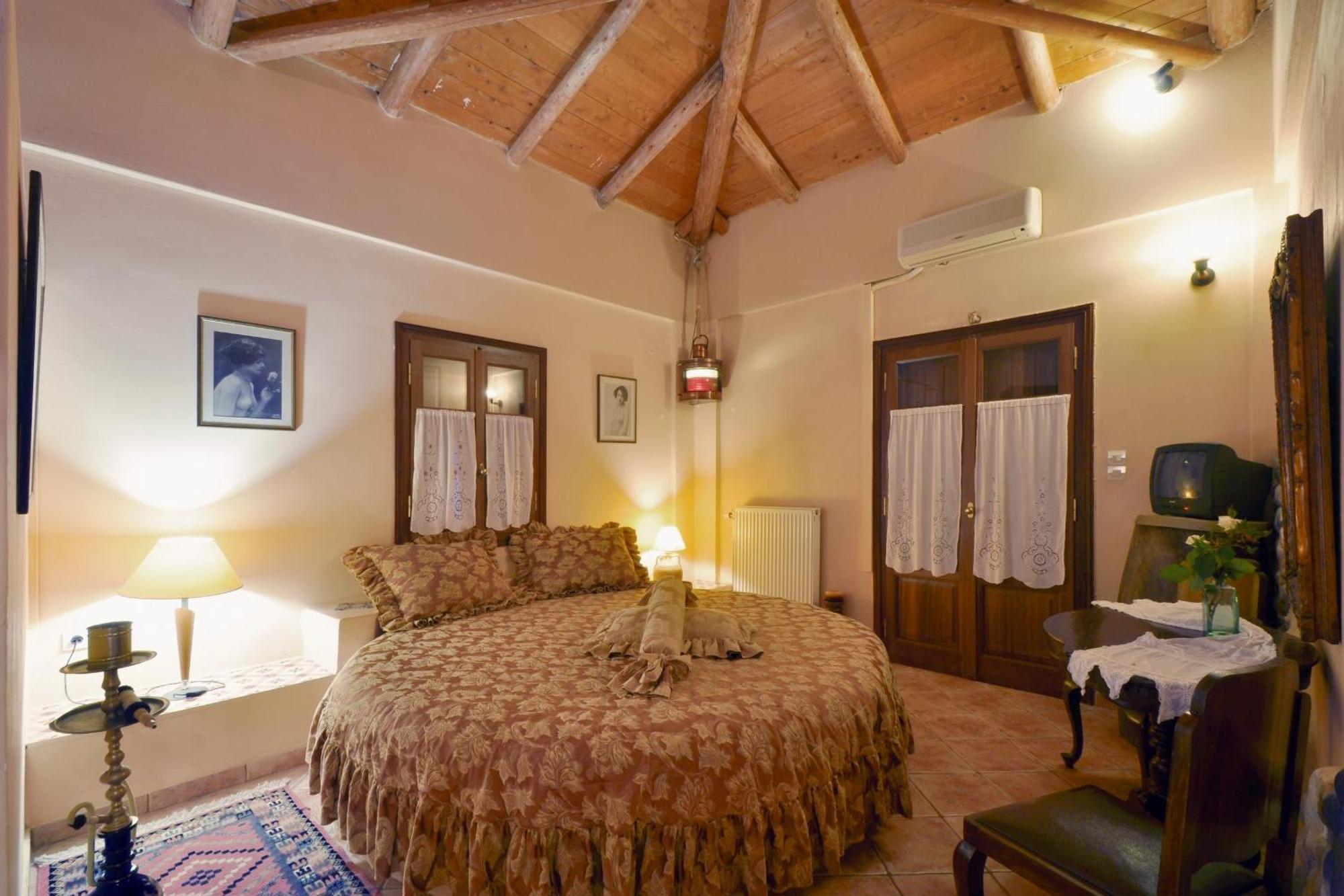 Archontiko Art Hotel Galaxidi Phòng bức ảnh